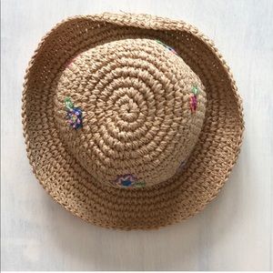 Straw bucket hat embroidered with flowers